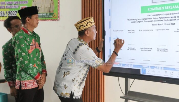 Penandatanganan Pakta Integritas SPMB, Pemkab Pesibar Perkuat Tata Kelola Pendidikan Bersih