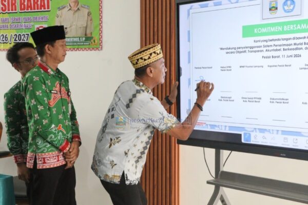 Penandatanganan Pakta Integritas SPMB, Pemkab Pesibar Perkuat Tata Kelola Pendidikan Bersih