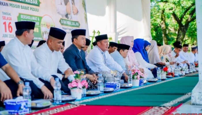Ribuan Warga Meriahkan Pawai dan Tabligh Akbar Sambut Tahun Baru Islam di Pesisir Barat