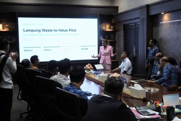 Gubernur Mirza Gandeng PT Nusantara Plastik Energi, Lampung Kembangkan Ekonomi Hijau Berkelanjutan