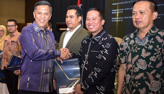 Universitas Teknokrat Indonesia Kukuhkan Posisi sebagai PTS Unggulan Lewat Penghargaan IKU 2025